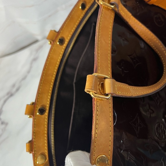 EUC Louis Vuitton Amarante Vernis Brea Bag - Picture 10 of 14